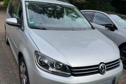 VW Touran 151.000 km 3.800 &euro; Haan 42781
