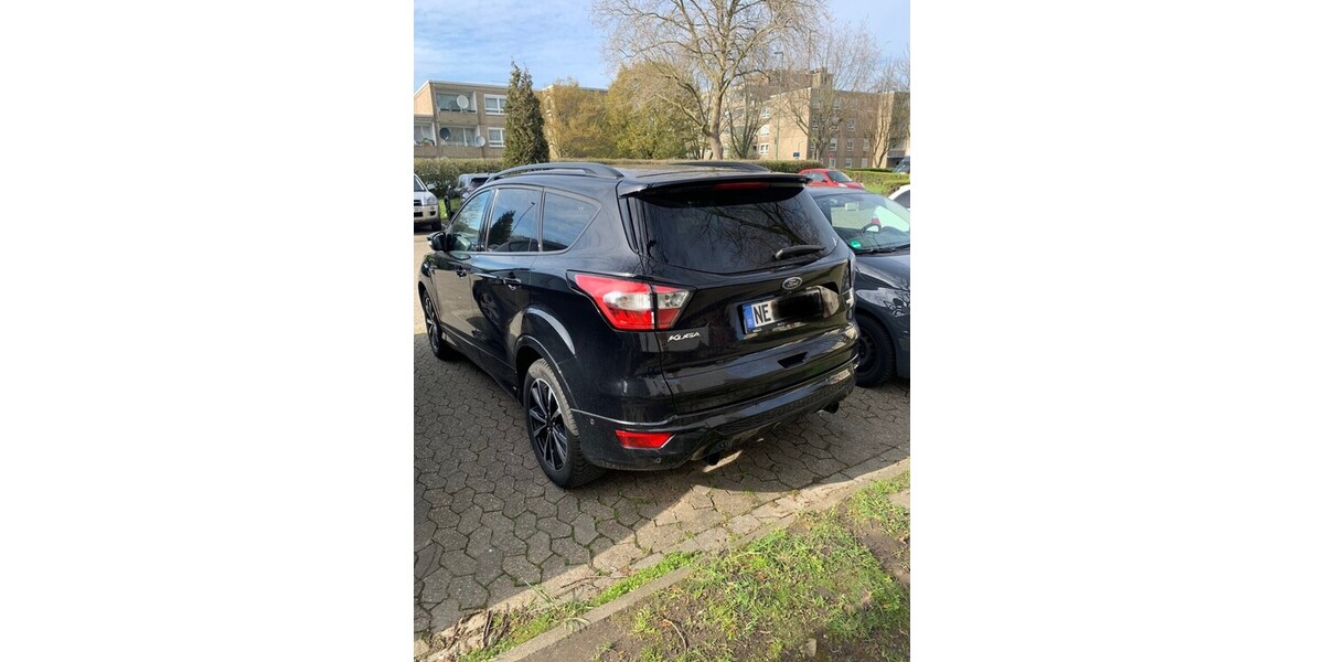 Ford Kuga 61.400 km 18.800 € Neuss 41460