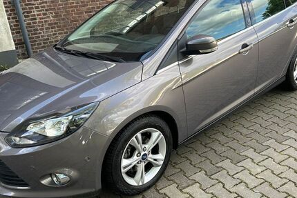 Ford Focus 122.222 km 3.890 &euro; Köln 51069