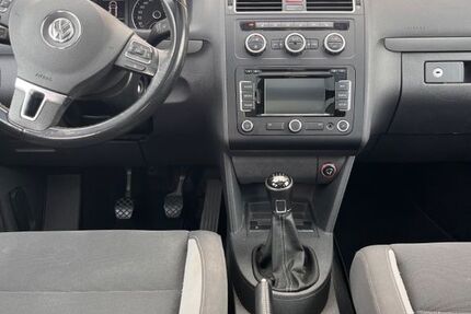 VW Touran 106.000 km 9.900 &euro; Neuss 41470