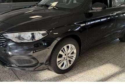 Fiat Tipo 82.611 km 6.490 &euro; Wuppertal 42329