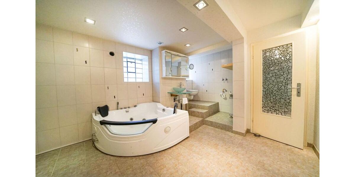 Doppelhaushälfte Düsseldorf Stadtbezirk 8 - 5 Zimmer, 256 m&sup2;, 2.850&euro; | Angebot:22052186