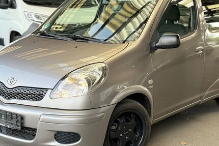 Toyota Yaris 193.067 km 1.950 € Essen 45356