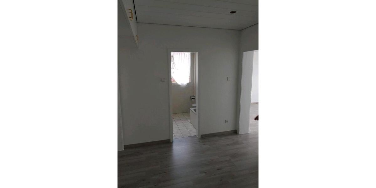 Etagenwohnung Solingen Wald - 3 Zimmer, 83 m&sup2;, 800&euro; | Angebot:26335365
