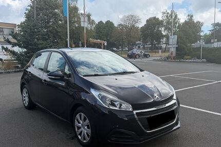 Peugeot 208 69.000 km 5.900 &euro; Remscheid 42853