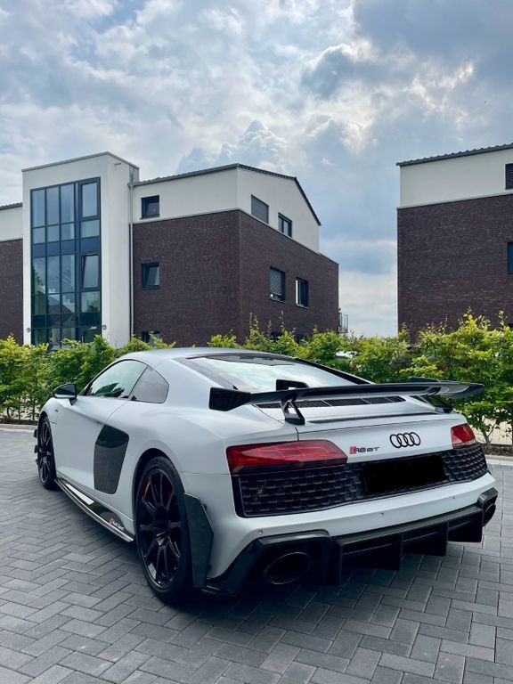 R8
