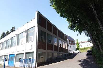 Halle in Haan 5.490 € 1133 m²