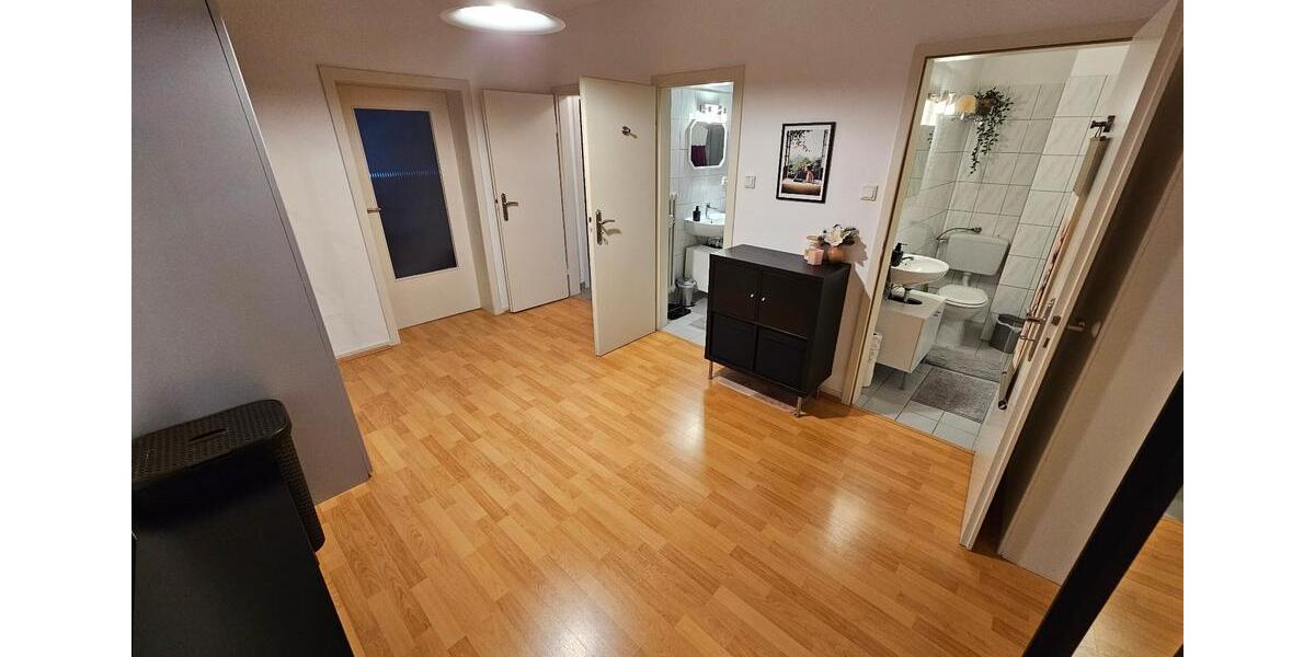 Hochparterre Düsseldorf Pempelfort - 3 Zimmer, 75 m&sup2;, 1.000&euro; | Angebot:27603651