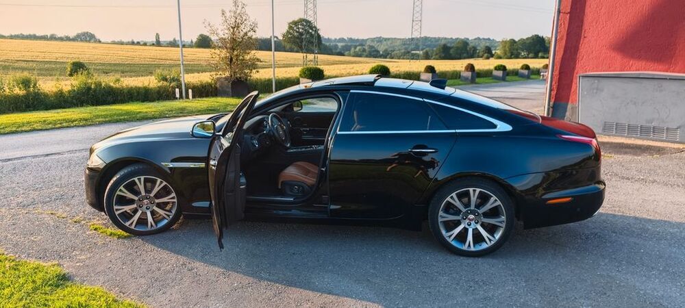 XJ