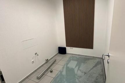 Gewerbeobjekt Leverkusen Schlebusch - 300&euro; | Angebot:24421407