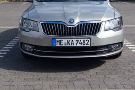 Skoda Superb 107.899 km 11.200 &euro; Hilden 40723