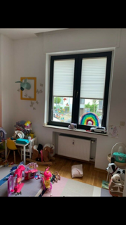 Rarität mit gr. Garten in D.-Oberkassel ! Renovierte 2-3 Z.-Wohnung in bester Lage v. D.-Oberkassel mit Garten - Einbauküche - Keller