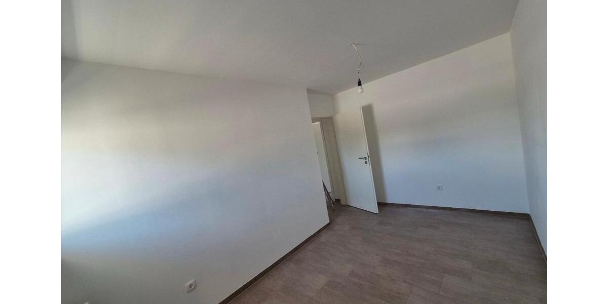 Etagenwohnung Remscheid Gemarkung Bergisch Born - 3 Zimmer, 71 m&sup2;, 880&euro; | Angebot:24584338