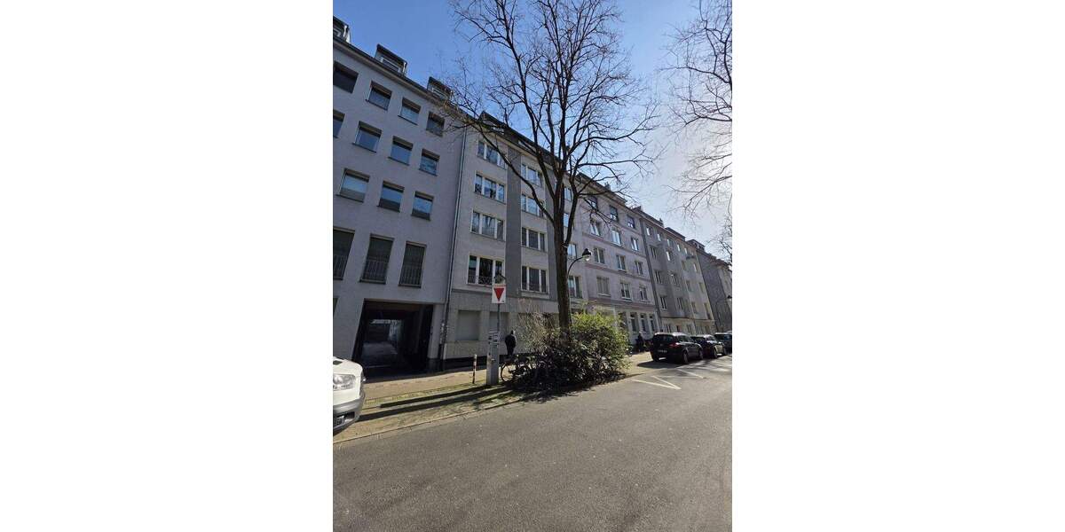 Etagenwohnung Düsseldorf Friedrichstadt - 6 Zimmer, 140 m&sup2;, 2.800&euro; | Angebot:26486150