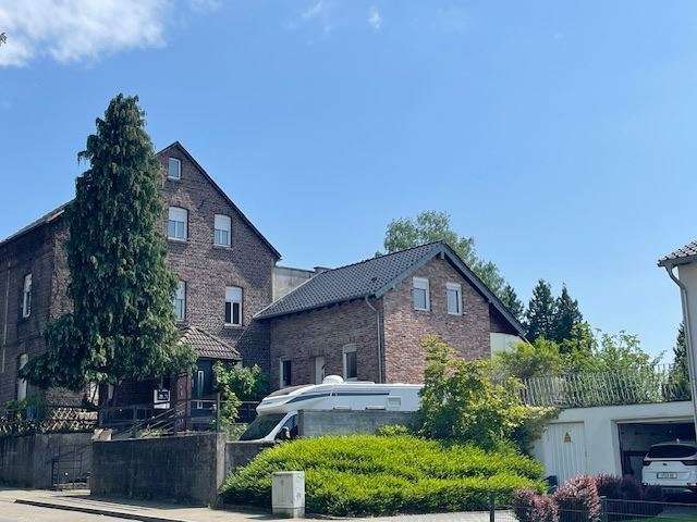 Einfamilienhaus Leverkusen Bergisch Neukirchen - 8 Zimmer, 234 m&sup2;, 730.000&euro; | Angebot:24554576