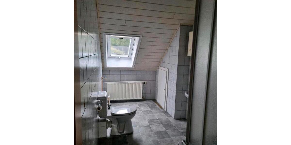 Dachgeschoßwohnung Halver - 2 Zimmer, 74 m&sup2;, 750&euro; | Angebot:26164498
