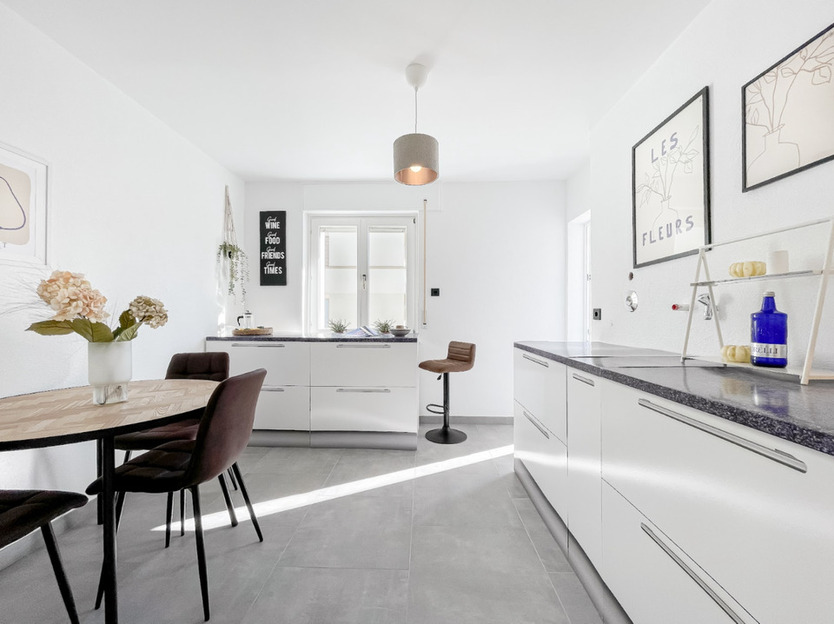 Moderne 2-Zimmer-Wohnung mit Balkon – Frisch Renoviert zimmer