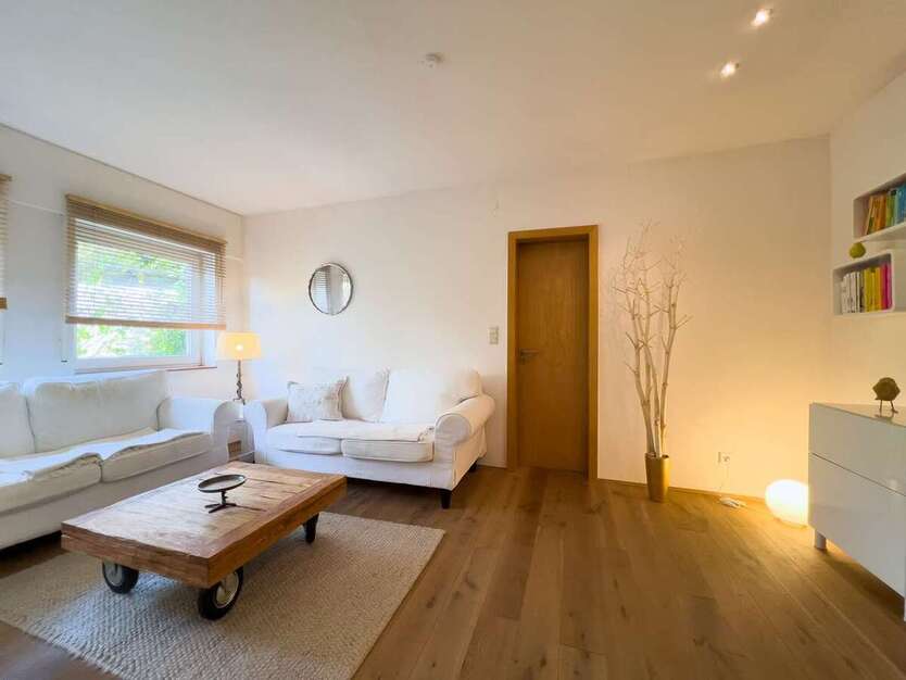 Haus zum Kaufen in Solingen 449.000 € 217 m² 10 zimmer