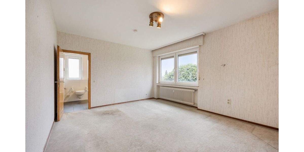 Großzügiges Einfamilienhaus mit zwei Einliegerwohnungen in Odenthal Eikamp - Mehrfamilienhaus, Wohnhaus Odenthal / Eikamp Eikamp | Angebot:25900153