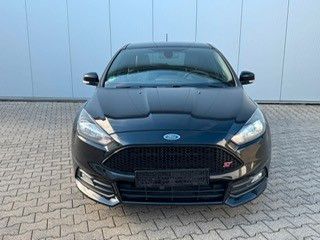 Ford Focus 129.000 km 11.000 &euro; Remscheid 42859