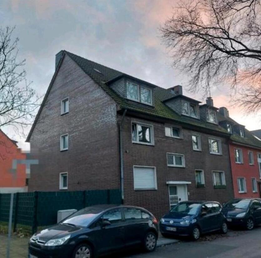 Vollvermietetes Mehrfamilienhaus mit 2 Garagen