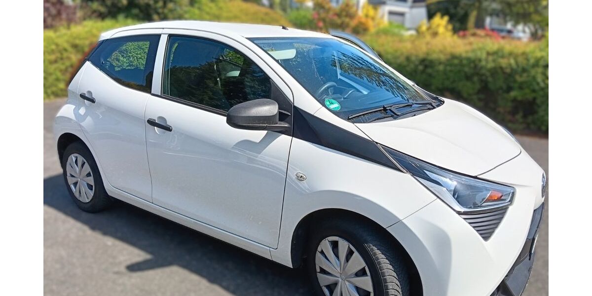 Toyota Aygo (X) 27.000 km 9.000 &euro; Leverkusen 51381