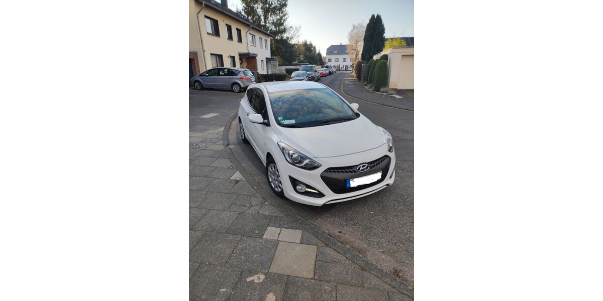 Hyundai i30 113.162 km 6.000 &euro; Köln 50676