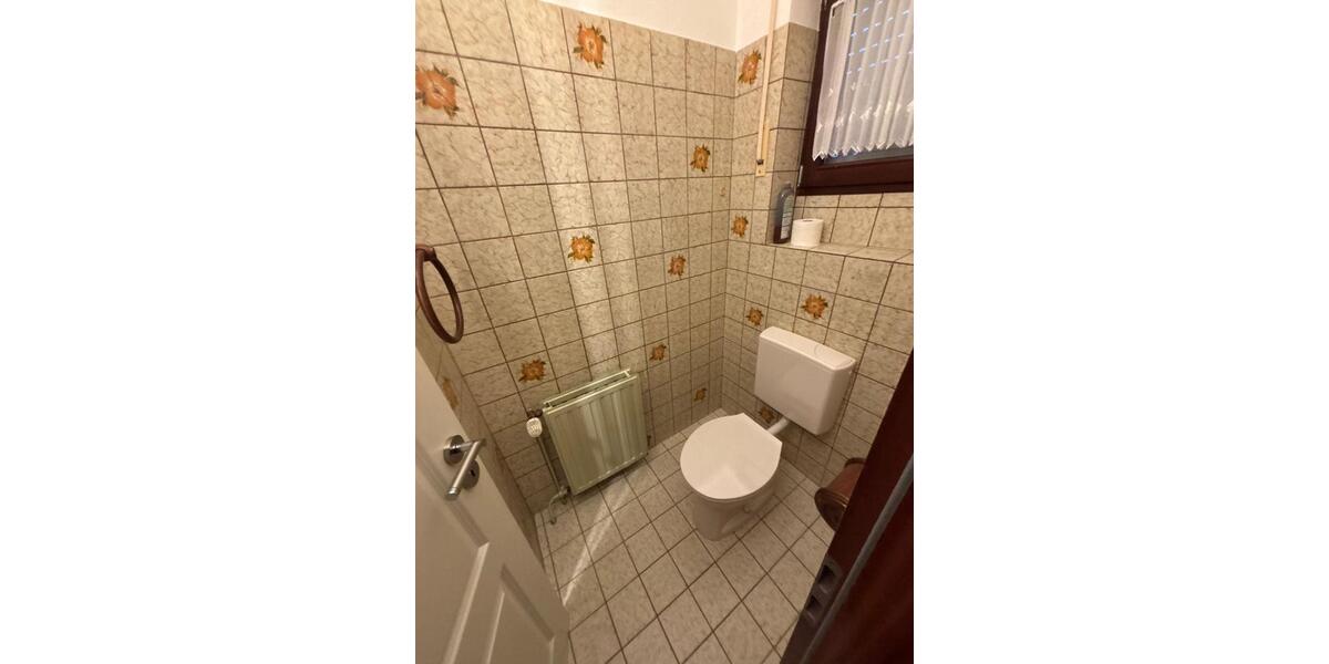 Reihenhaus Wuppertal Gemarkung Elberfeld - 7 Zimmer, 235 m&sup2;, 2.300&euro; | Angebot:24755207