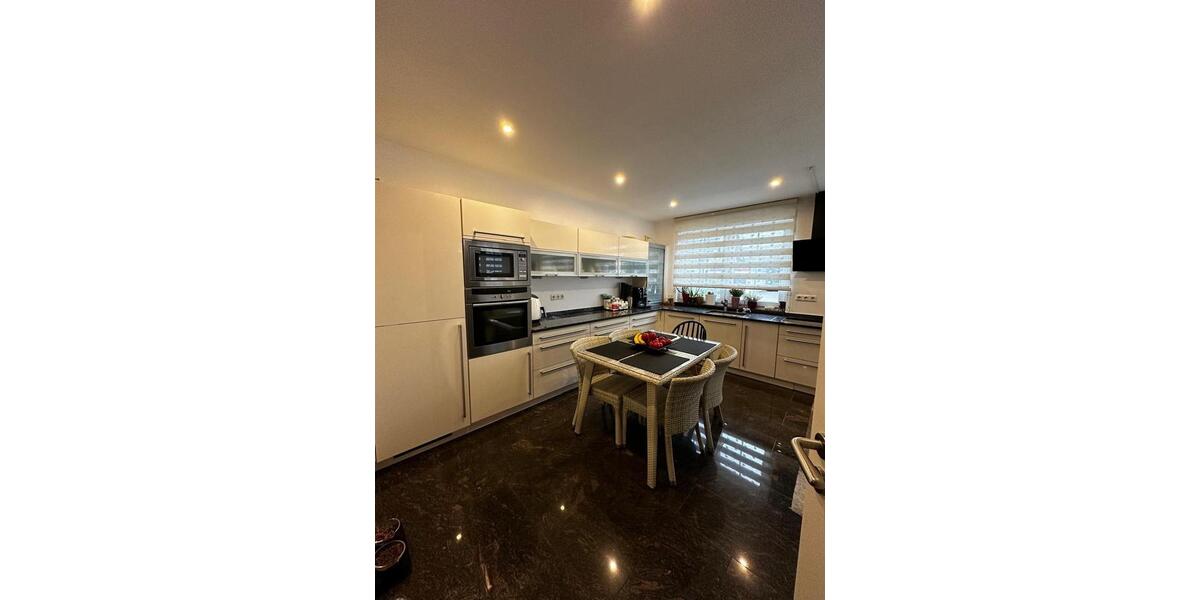 Doppelhaushälfte Köln Kalk - 4.5 Zimmer, 130 m&sup2;, 2.200&euro; | Angebot:24604060