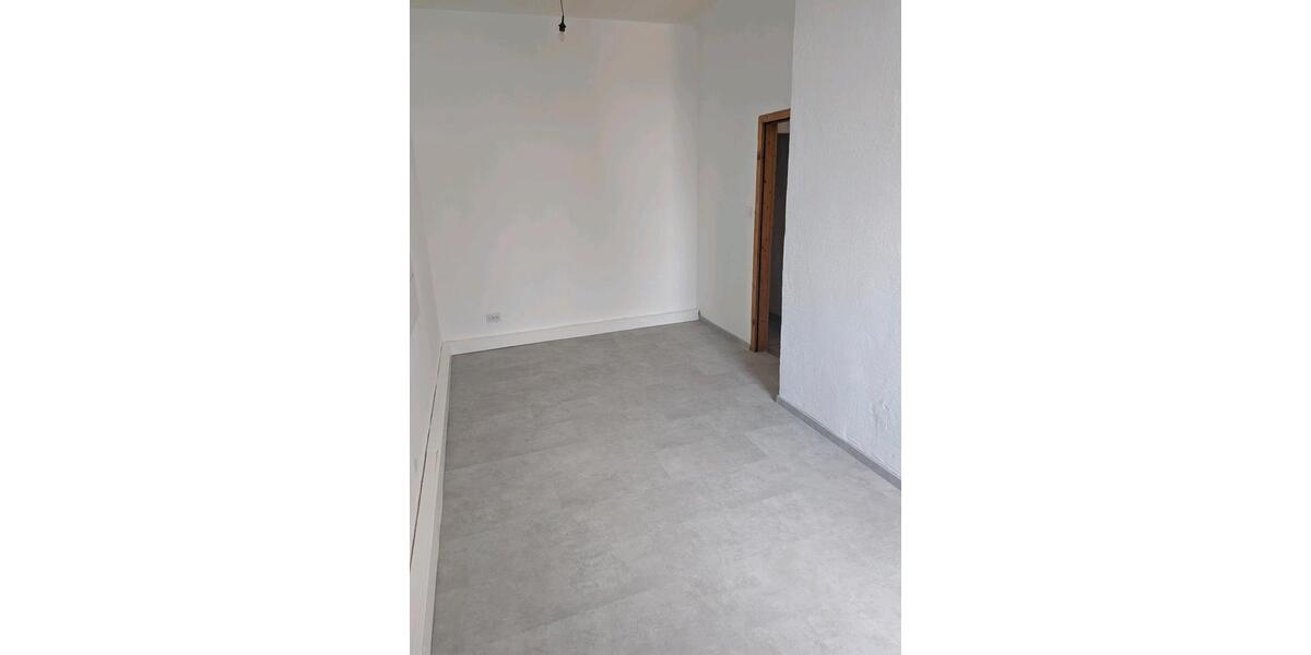 Etagenwohnung Schwelm - 4 Zimmer, 110 m&sup2;, 1.200&euro; | Angebot:25943765