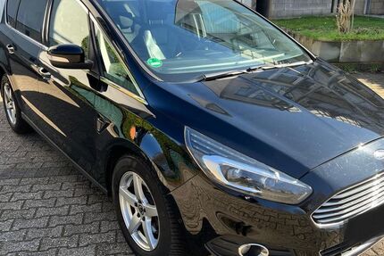 Ford S-Max 193.695 km 14.900 &euro; Düsseldorf 40597
