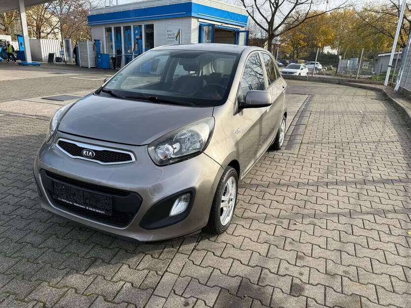 Kia Picanto 133.000 km 4.300 € Köln-Poll (ARAL Tankstelle ) 51105