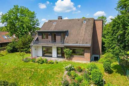 großzügiges, freistehendes Einfamilienhaus mit schönem Garten und Erftblick 6 zimmer