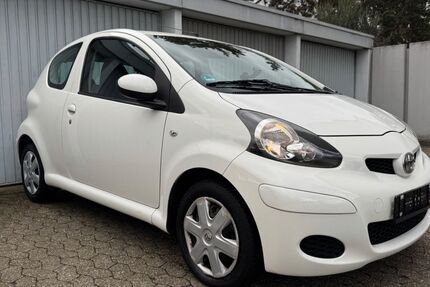 Toyota Aygo (X) 143.950 km 2.750 &euro; Düsseldorf 40472
