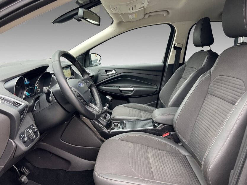 Ford Kuga Titanium Navi Kamera AHK SHZ Motor ! 321.538 km 4.900 € Wuppertal 42327