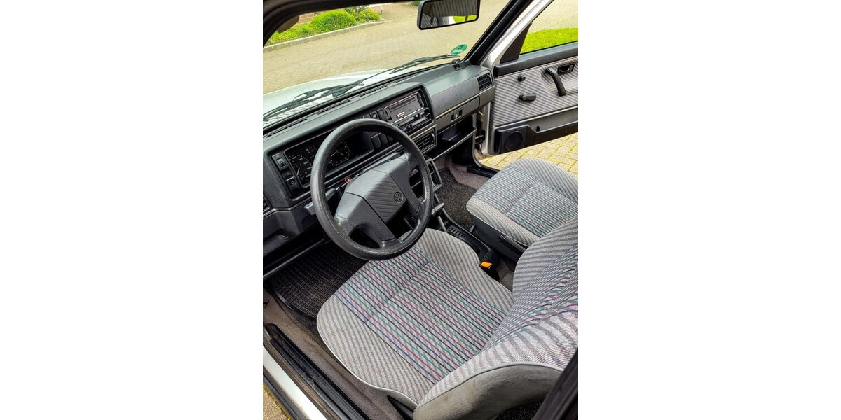 VW Jetta 184.000 km 4.000 € Düsseldorf 40213