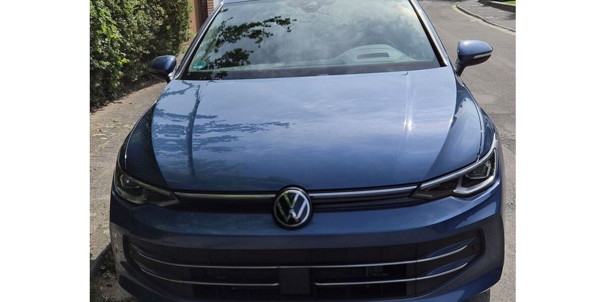 VW Golf 13.700 km 27.700 &euro; Neuss 41462