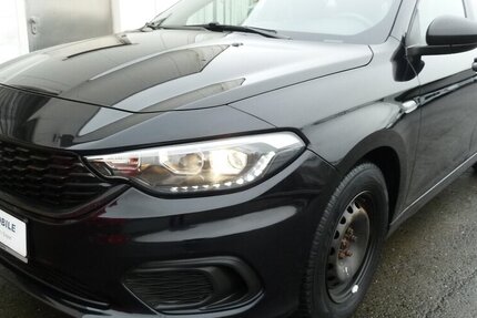 Fiat Tipo Street 1.4 Klima Tempomat Alu+ Winterräder 51.000 km 9.900 € Ratingen 40885