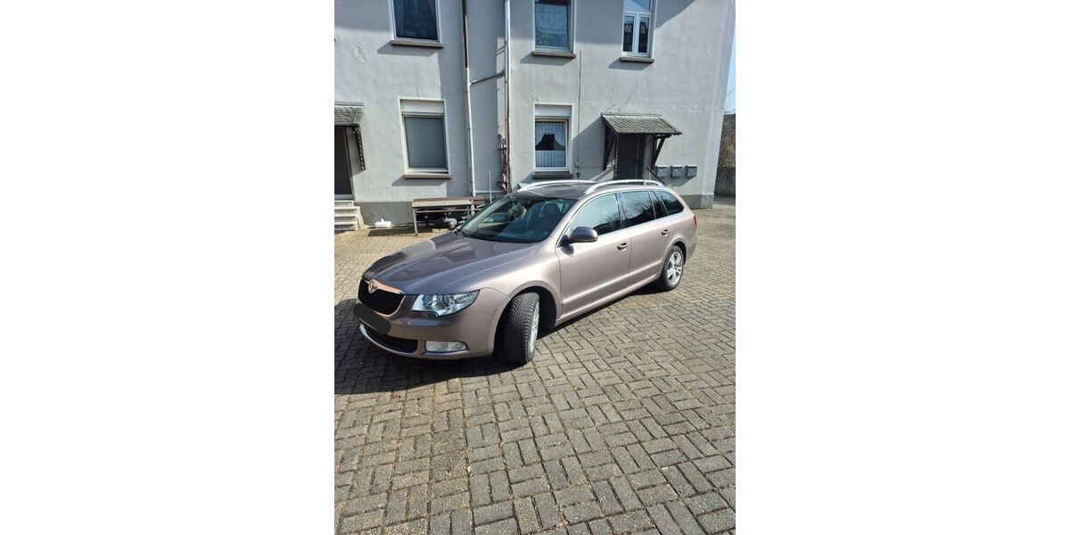 Skoda Superb 122.000 km 11.000 &euro; Haan 42781
