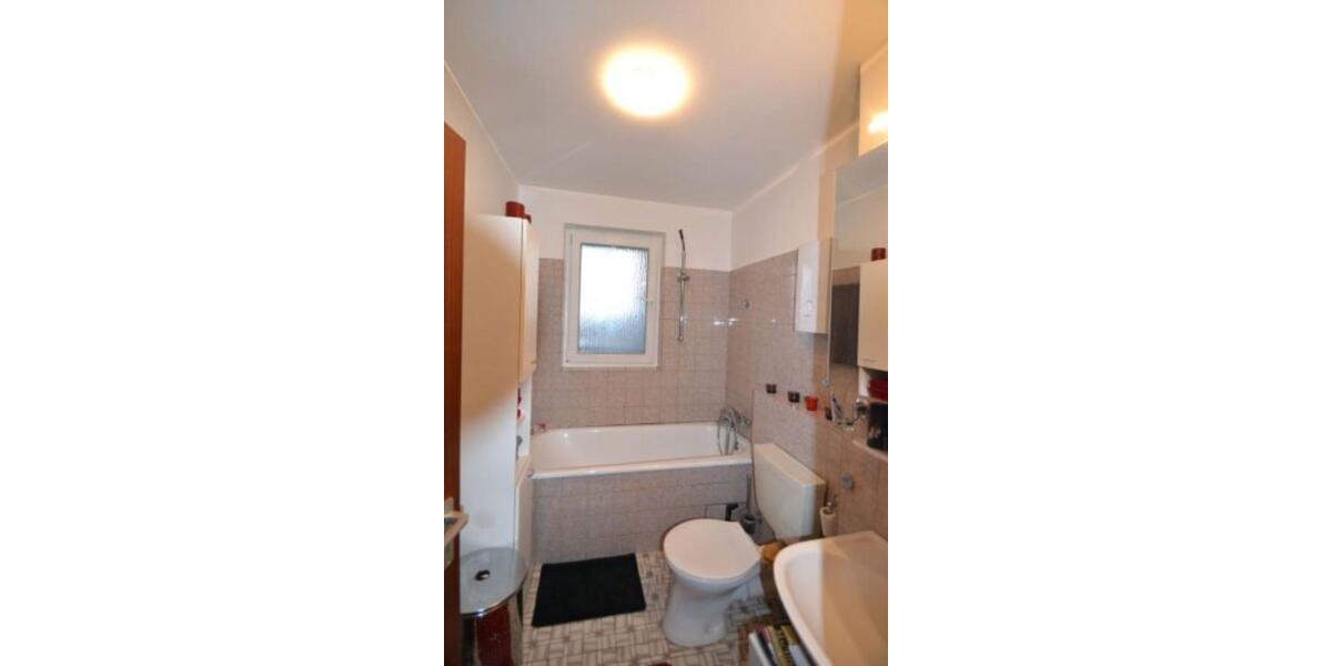 Dachgeschoßwohnung Hilden - 2 Zimmer, 65 m&sup2;, 590&euro; | Angebot:24831846