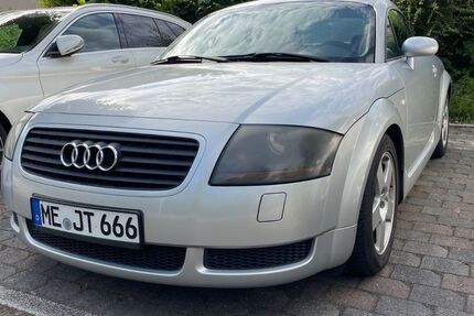 Audi TT 240.097 km 2.500 &euro; Hilden 40724