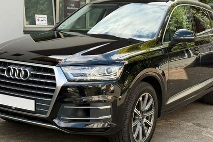 Audi Q7 199.035 km 26.800 &euro; Düsseldorf 40627