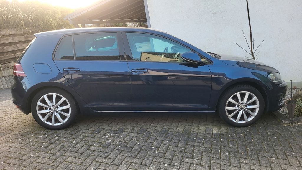 VW Golf 217.000 km 12.300 &euro; Leverkusen 51381
