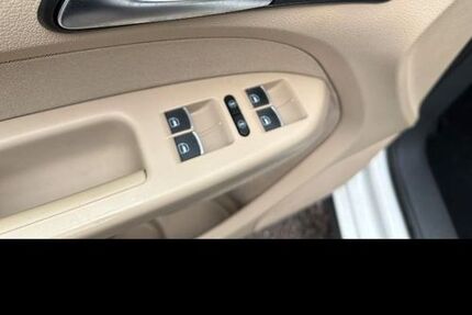 VW Touran 217.000 km 8.500 &euro; Dusseldorf 40215