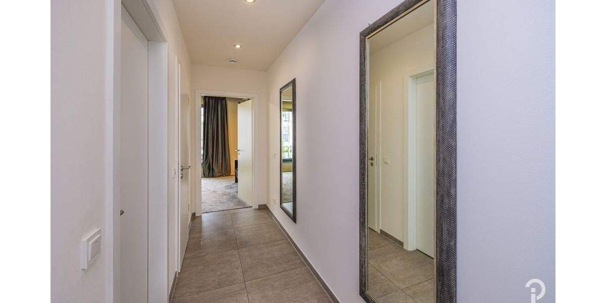 Etagenwohnung Düsseldorf Oberkassel - 3 Zimmer, 130 m&sup2;, 2.900&euro; | Angebot:24808266