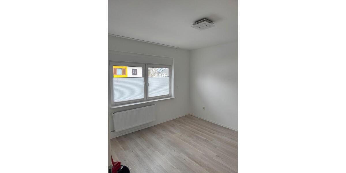 Etagenwohnung Neuss Furth-Mitte - 3 Zimmer, 60 m&sup2;, 1.300&euro; | Angebot:24740019
