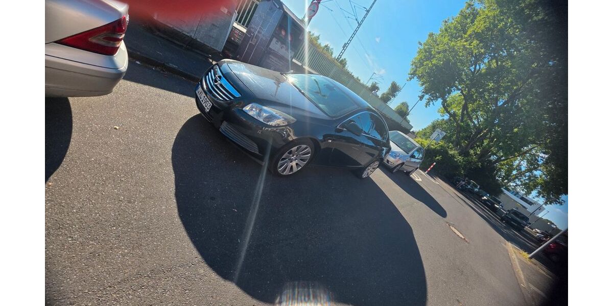 Opel Insignia 190.000 km 6.299 &euro; Köln 51103