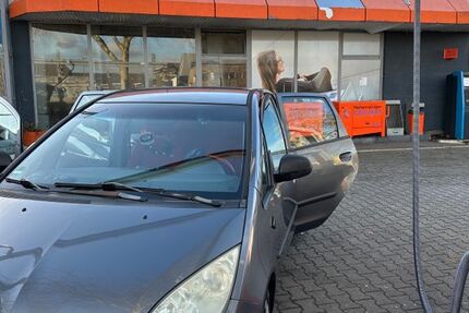 Mitsubishi Colt 142.100 km 2.200 &euro; Düsseldorf 40589