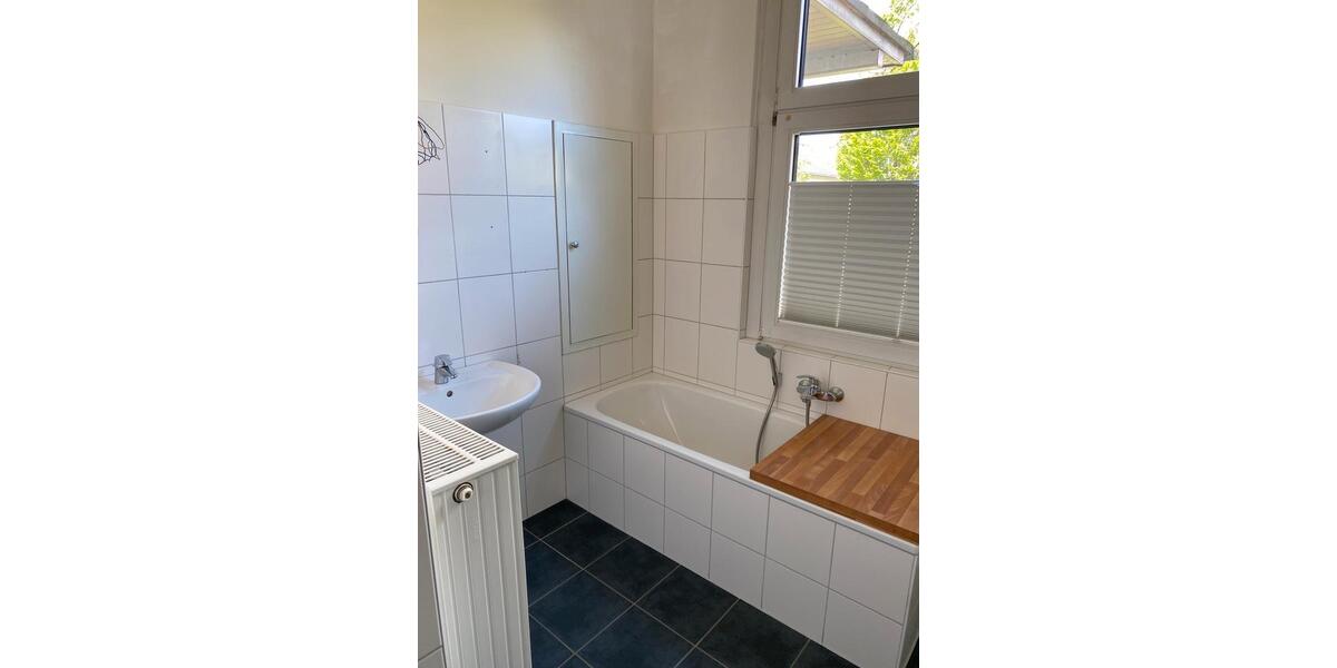 Hochparterre Solingen Wald - 2.5 Zimmer, 90 m&sup2;, 720&euro; | Angebot:24804574