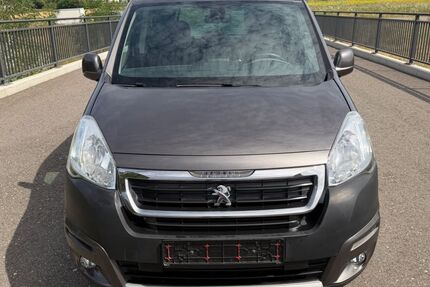 Peugeot Partner 99.000 km 8.400 &euro; Köln/Poll 51105